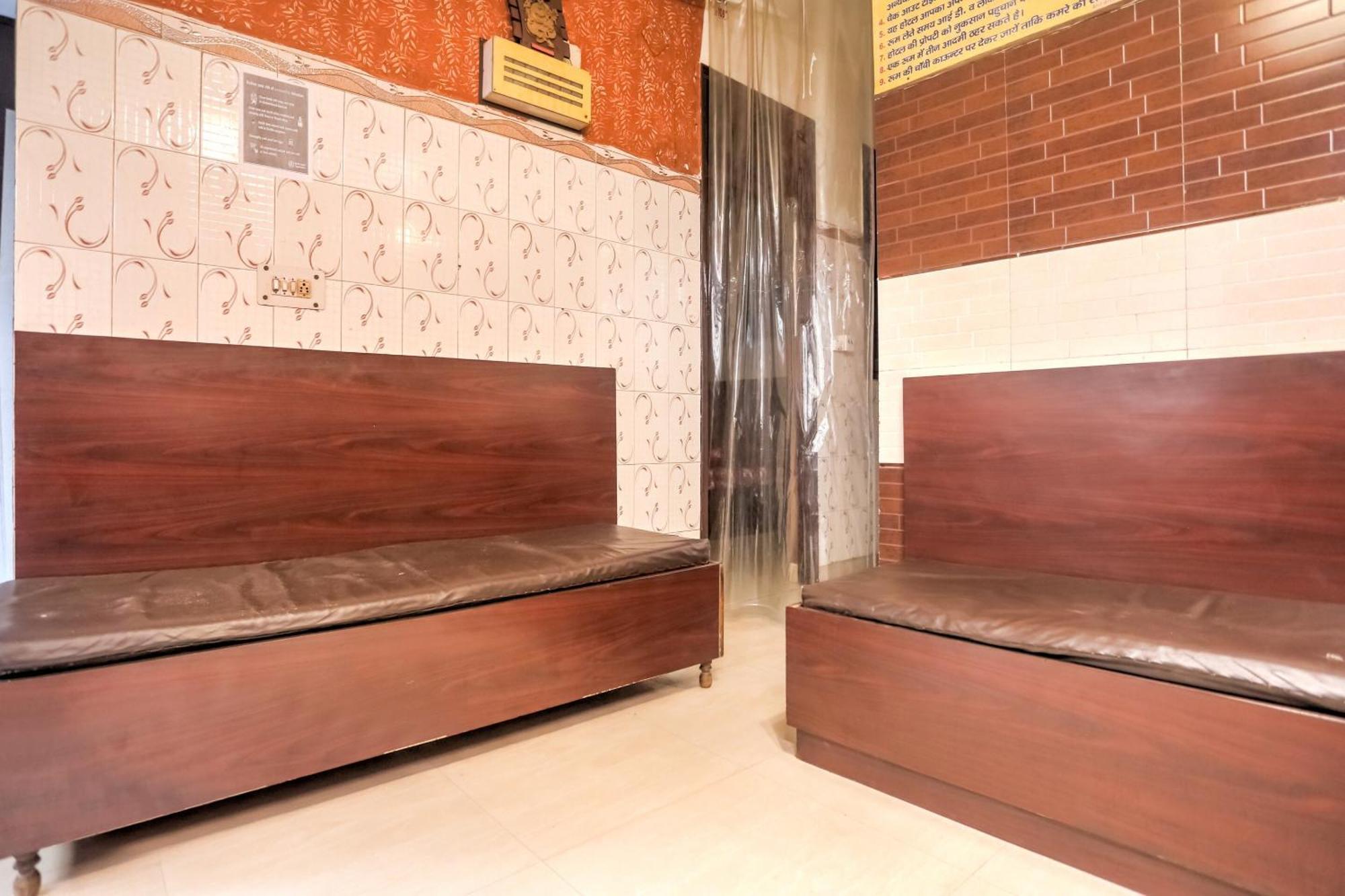 Hotel O Shri Sai Guest House デリー エクステリア 写真