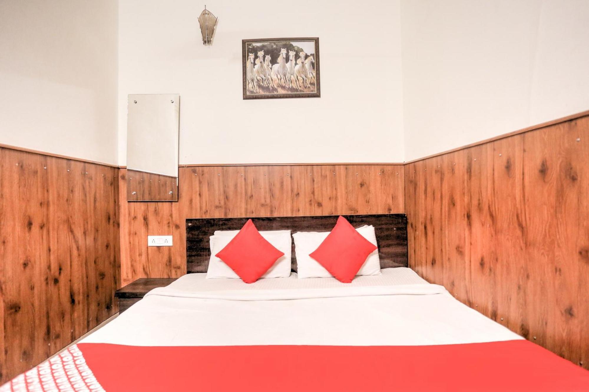 Hotel O Shri Sai Guest House デリー エクステリア 写真